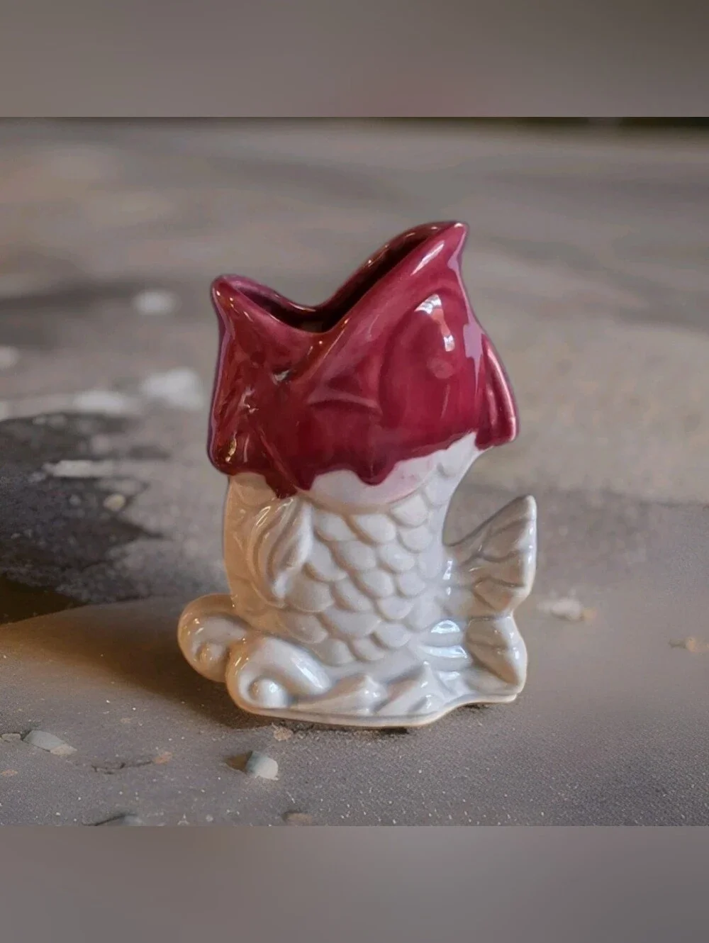 Vintage Shawnee Fish Vase Maroon and Gray 5